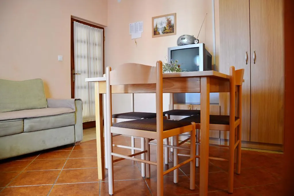 Apartments Joza 0*, Vir